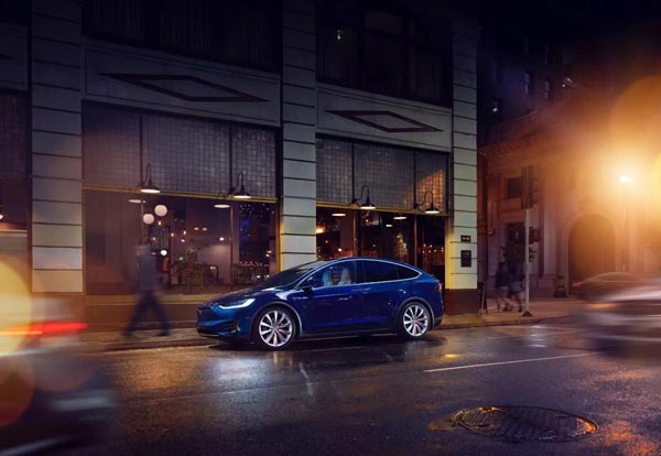 千呼萬喚方駕臨，鷹翼從此為君開！