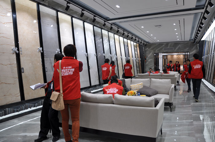 “一帶一路  設(shè)計(jì)營(yíng)銷”，與O2O零售新模式攜手，2017年，金艾陶將勇往直前，開拓新戰(zhàn)場(chǎng)！