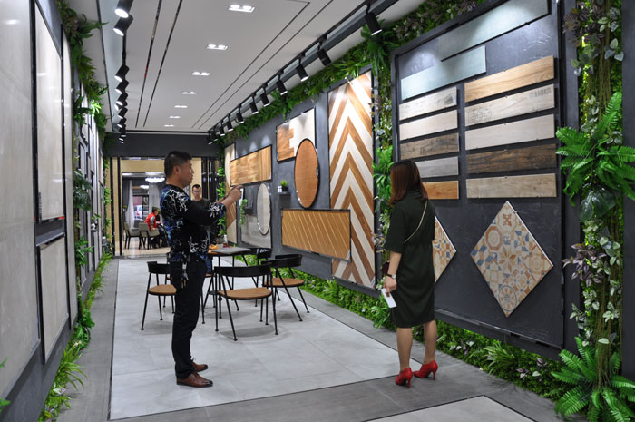 “一帶一路  設(shè)計(jì)營(yíng)銷”，與O2O零售新模式攜手，2017年，金艾陶將勇往直前，開拓新戰(zhàn)場(chǎng)！