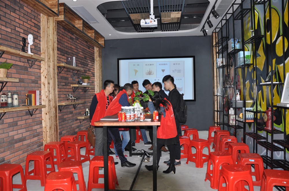 “一帶一路  設(shè)計(jì)營(yíng)銷”，與O2O零售新模式攜手，2017年，金艾陶將勇往直前，開拓新戰(zhàn)場(chǎng)！