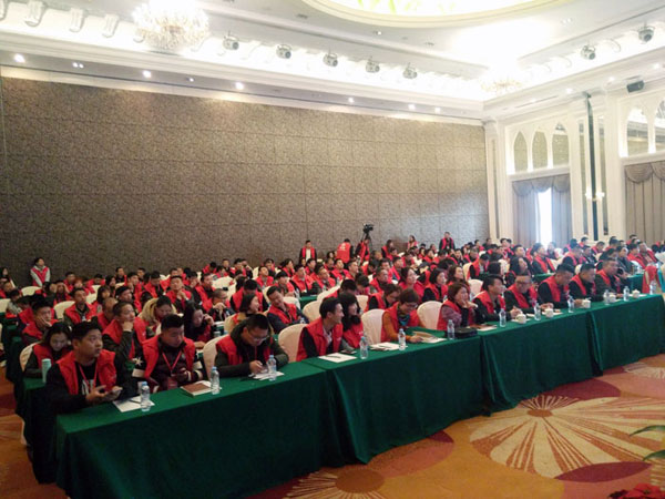 金艾陶瓷磚“大格局·大趨勢·大變革”2018年度經(jīng)銷商峰會(huì)圓滿結(jié)束